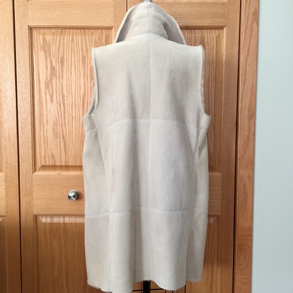 Lafayette 148 New York Spanish shearling 🐏vest - Picture 2 of 6